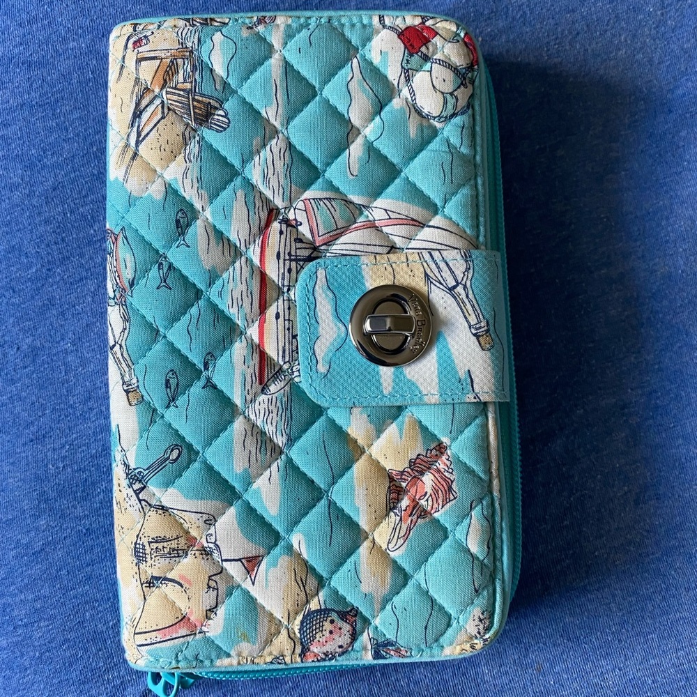 Vera Bradley in Beach Toile. New, without tags.